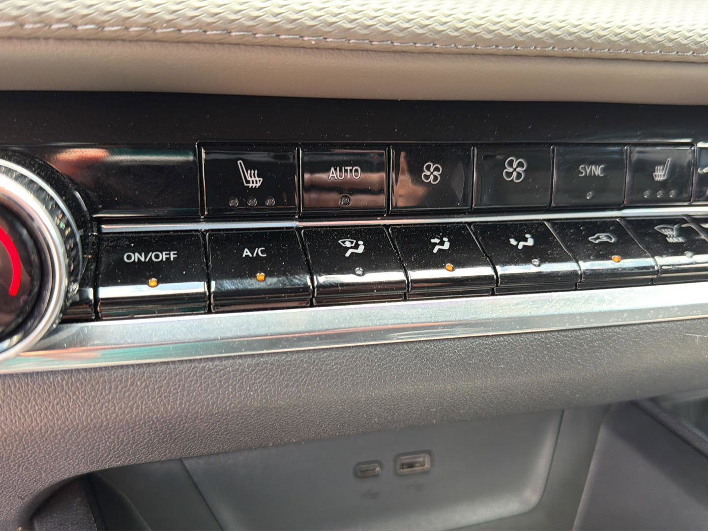 Used 2025 Chevrolet Equinox LT w/ Convenience Package II FWD image 27