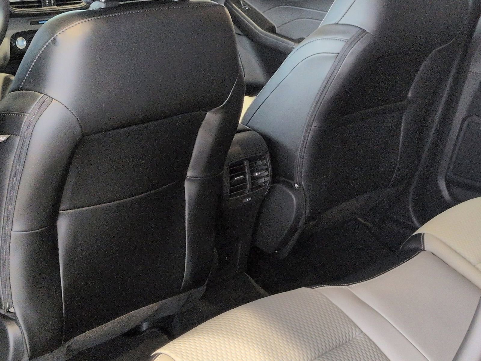 Certified 2025 Ford Escape SE FWD image 21