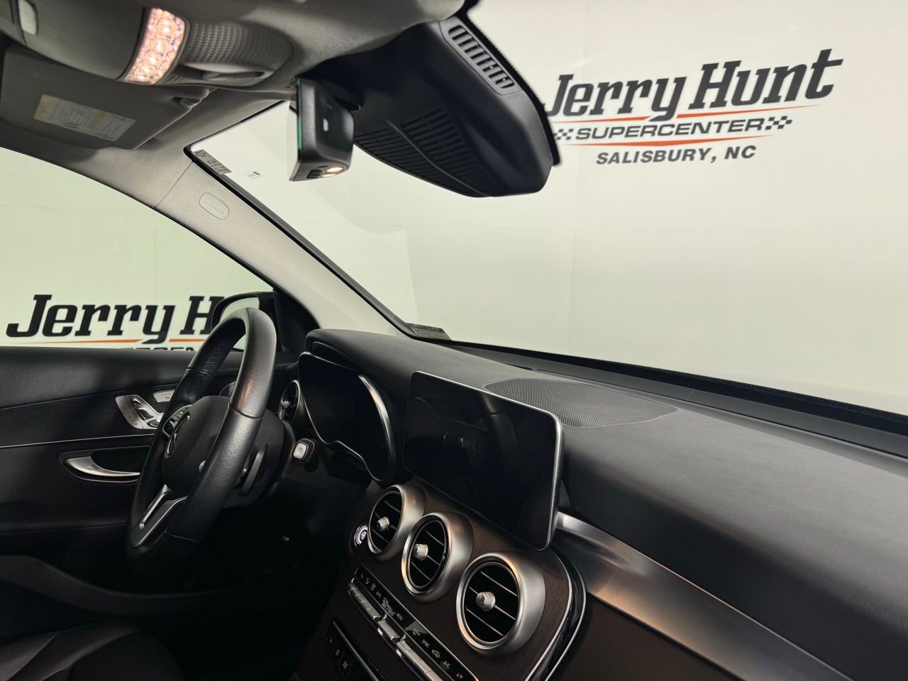 Used 2021 Mercedes-Benz GLC 300 4MATIC image 35