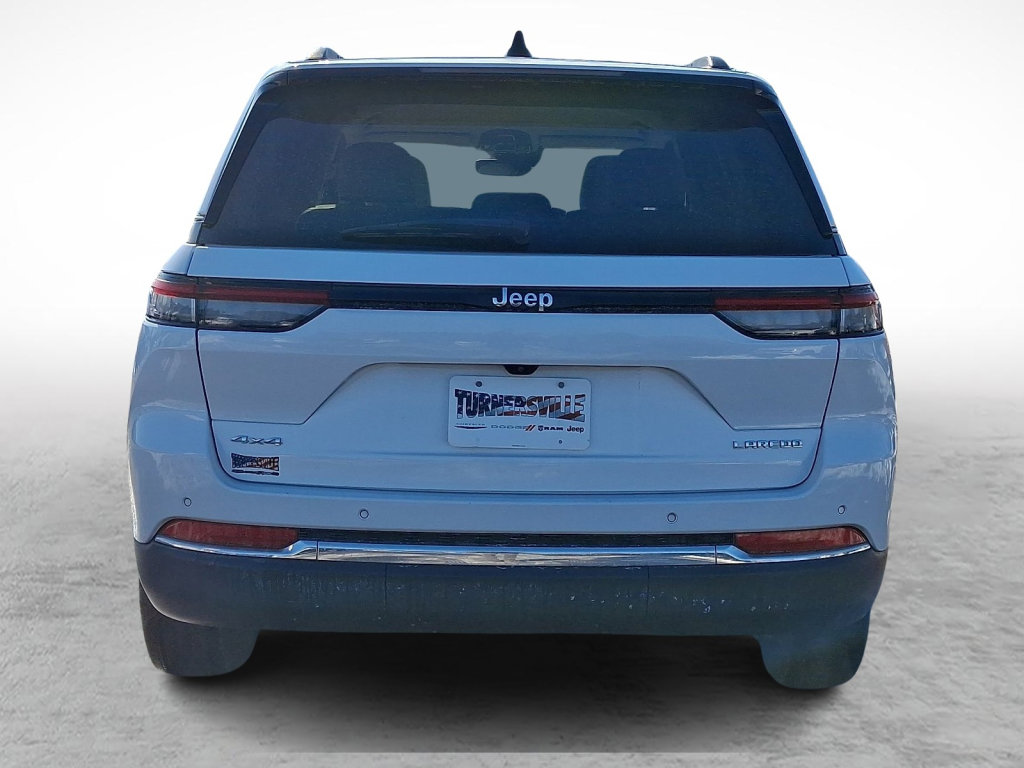 Certified 2023 Jeep Grand Cherokee Laredo image 4