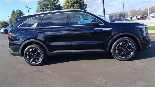 New 2026 Kia Sorento S image 4