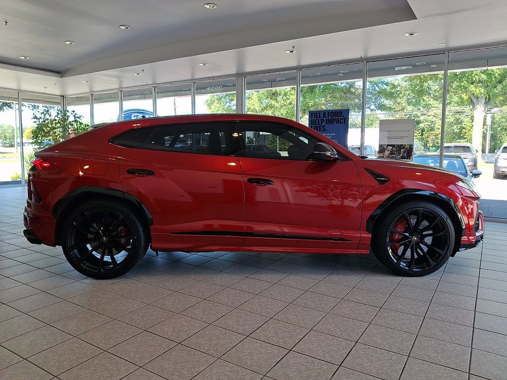 Used 2021 Lamborghini Urus AWD/4WD image 10