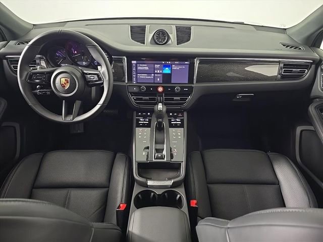 Certified 2026 Porsche Macan AWD/4WD image 28