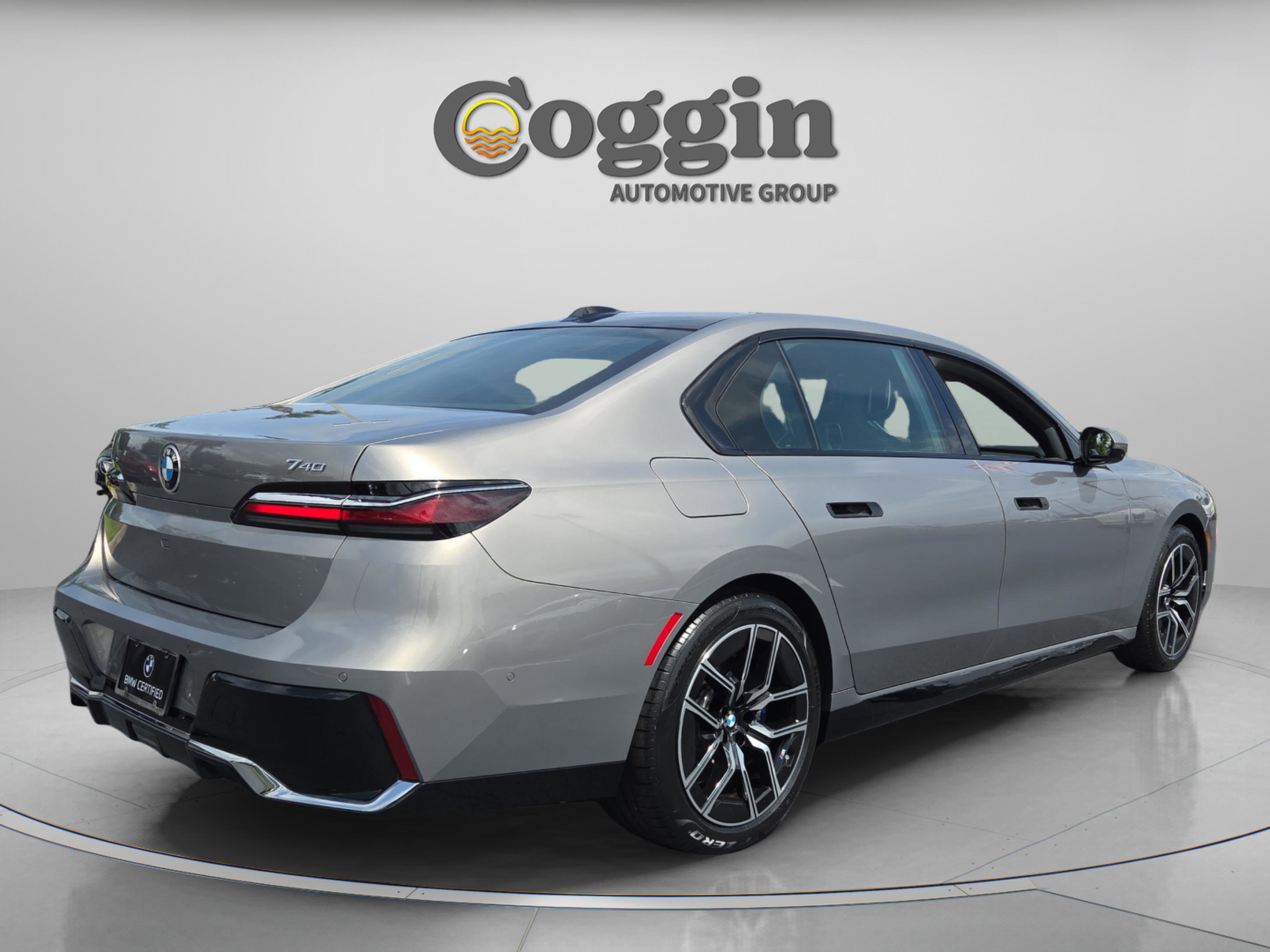 Certified 2023 BMW 740i RWD image 5