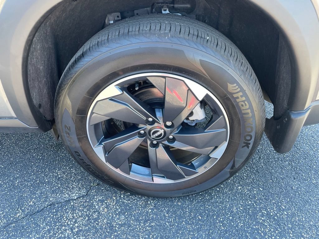 Used 2025 Nissan Rogue SV w/ SV Premium Package AWD/4WD image 4