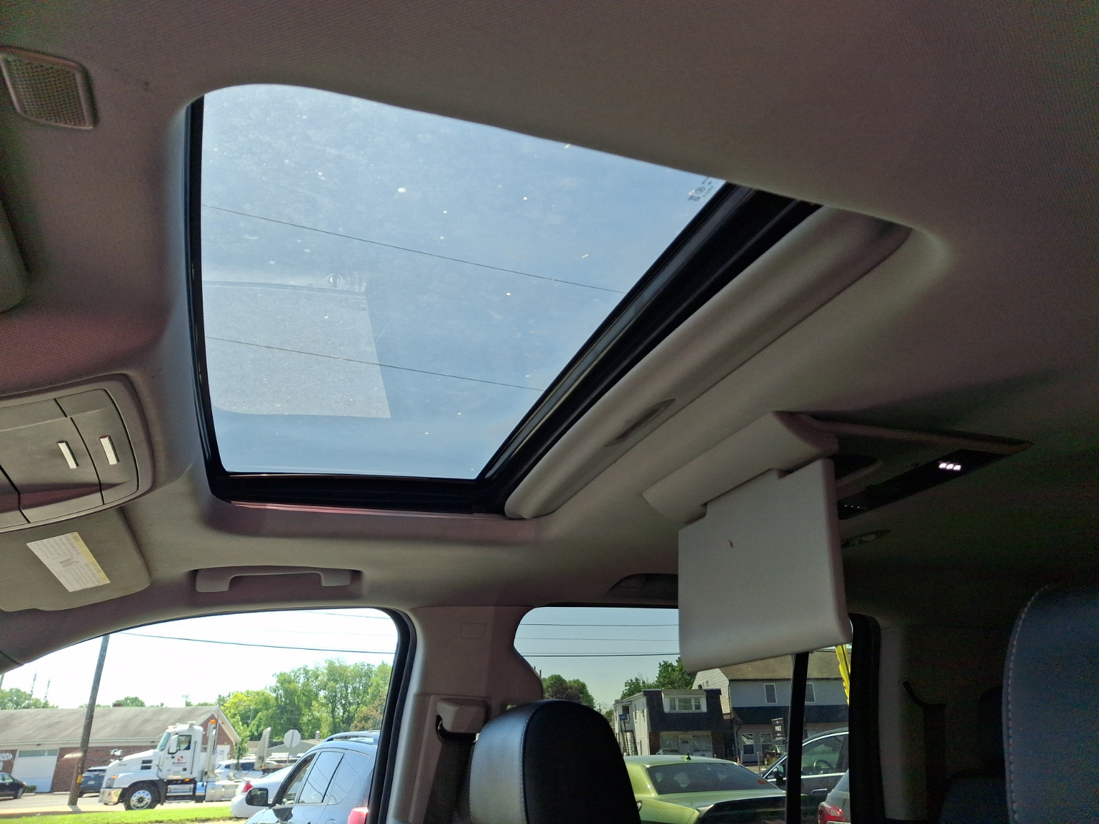 Used 2020 Chevrolet Suburban LT AWD/4WD image 15