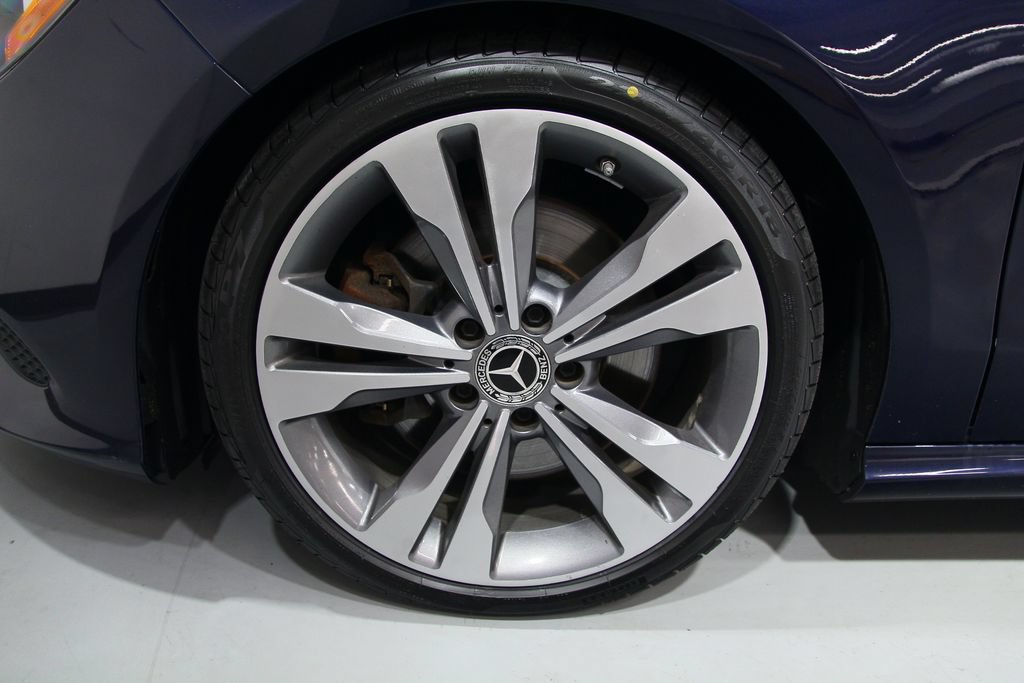 Used 2018 Mercedes-Benz CLA 250 4MATIC image 16