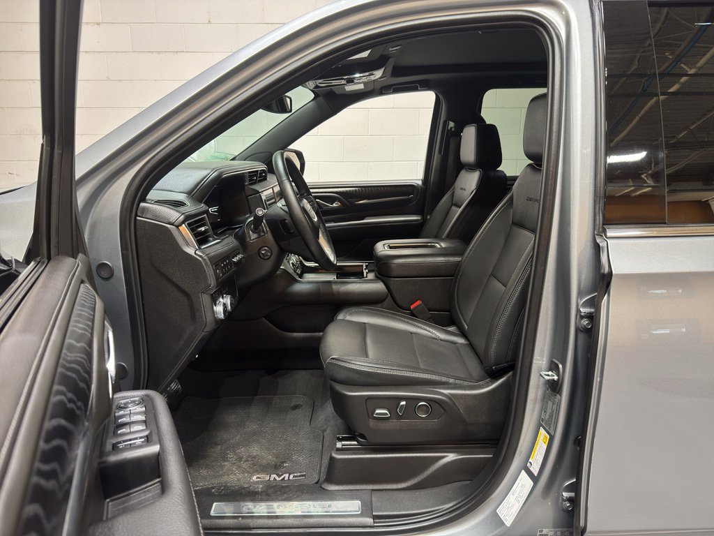 Used 2024 GMC Yukon XL Denali image 15