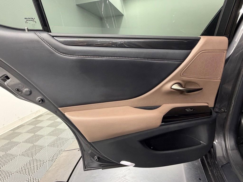 Used 2022 Lexus ES 300h FWD image 38