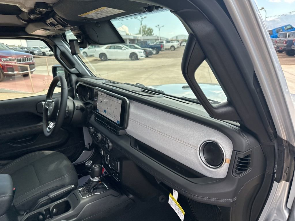 New 2024 Jeep Wrangler Unlimited Sahara w/ Technology Group image 19