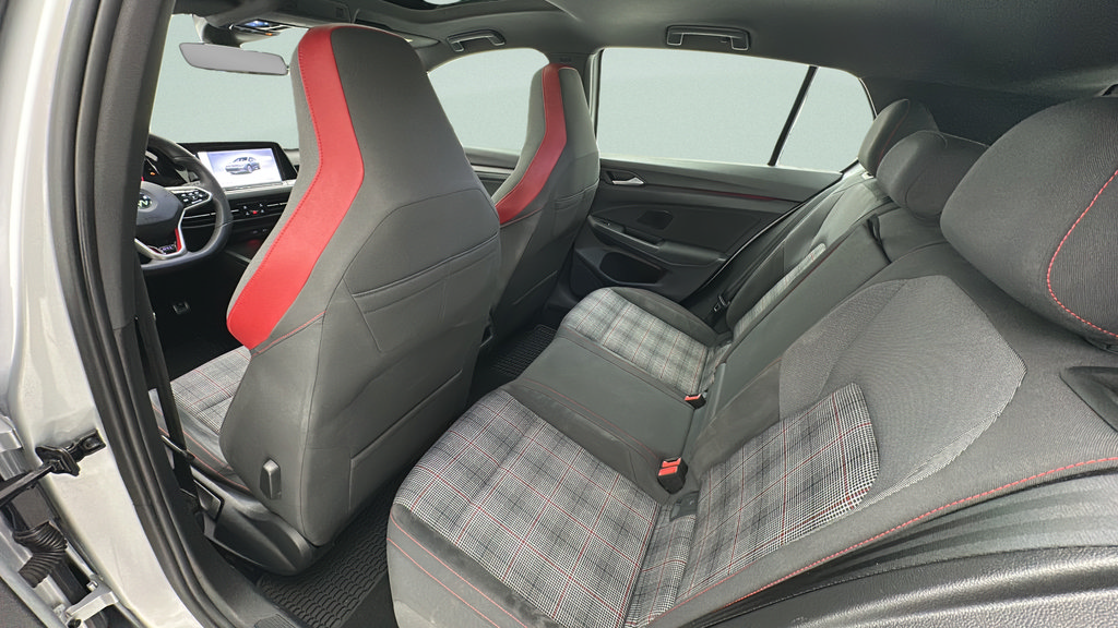 Used 2022 Volkswagen GTI SE FWD image 9