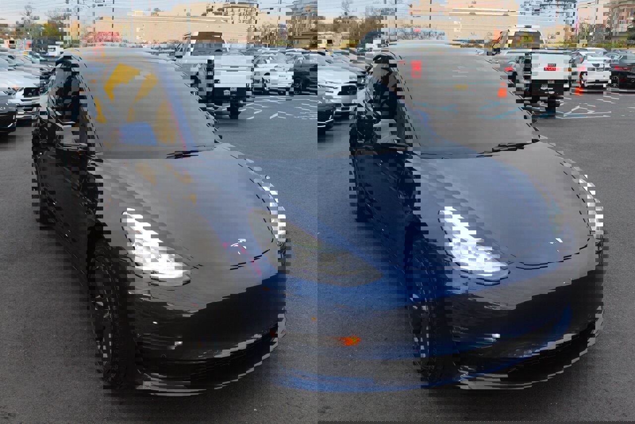 Used 2021 Tesla Model 3 Standard Range Plus image 31