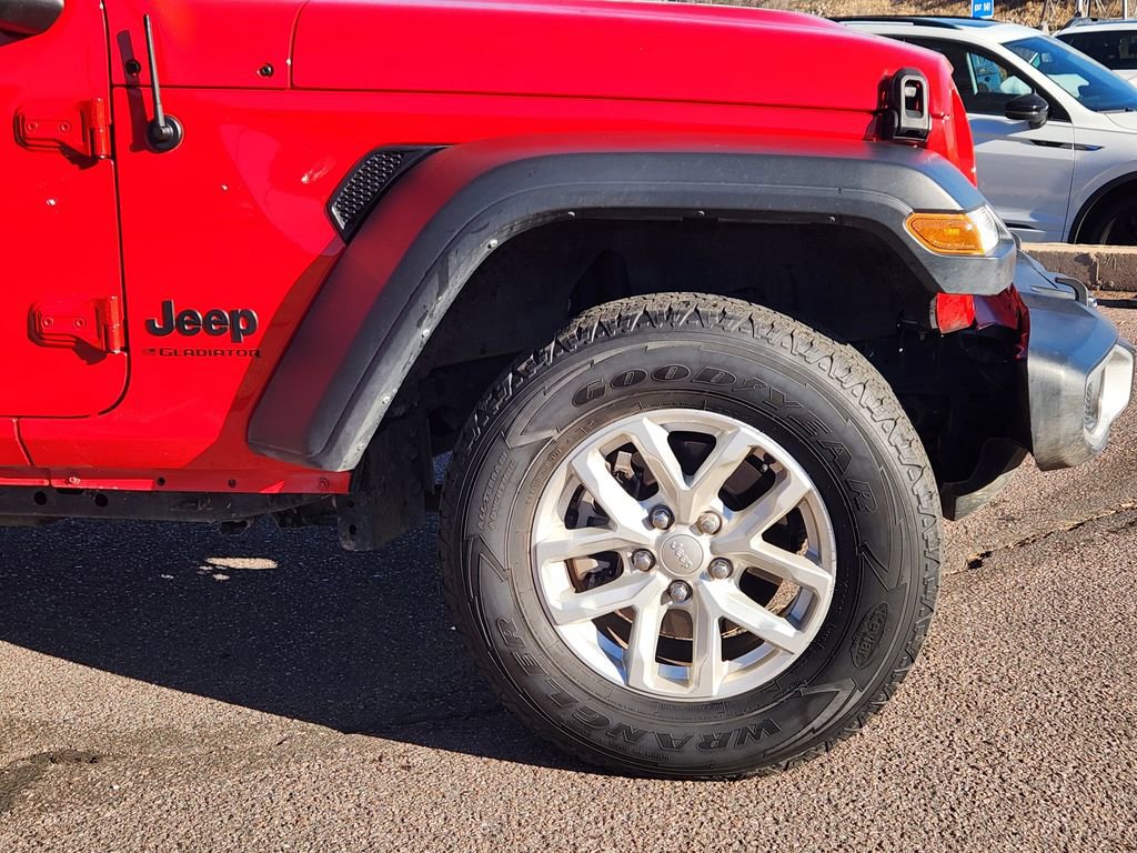 Used 2023 Jeep Gladiator Sport image 28