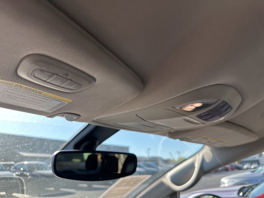 Used 2021 Chrysler Voyager Lxi image 15