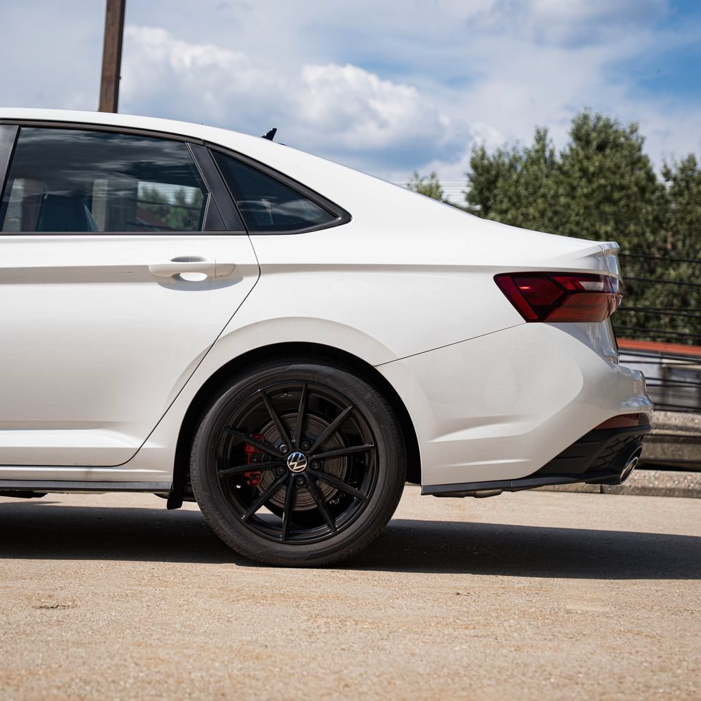 New 2026 Volkswagen Jetta GLI Autobahn FWD image 4