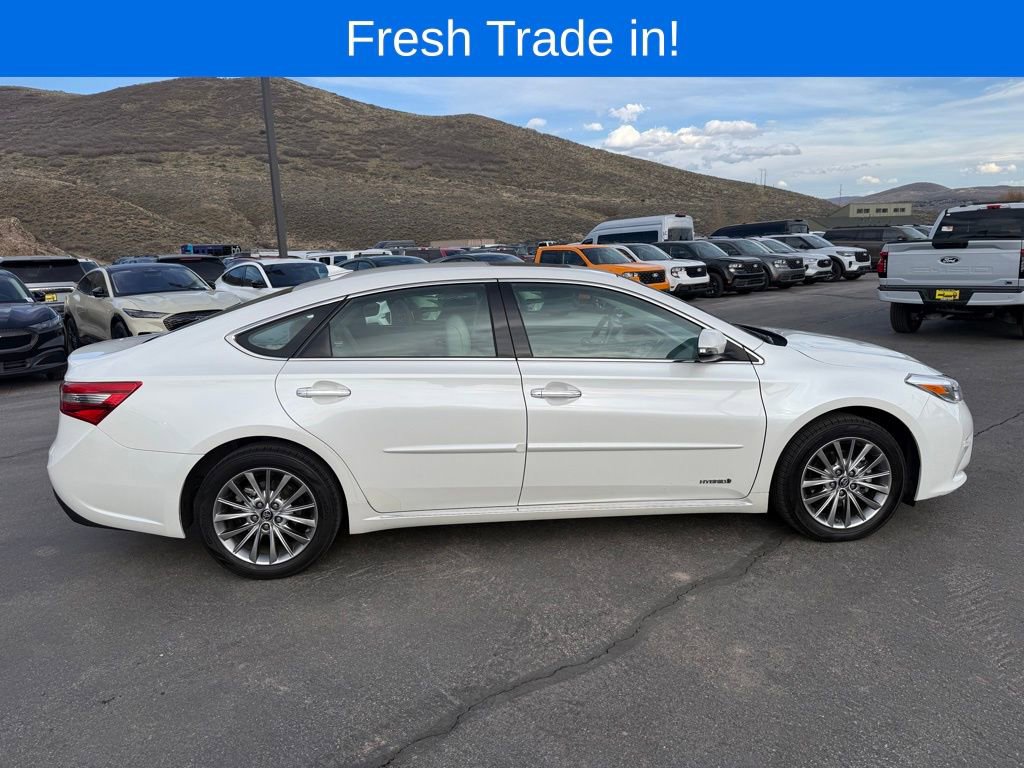 Used 2017 Toyota Avalon Limited w/ Four Season Package image 7