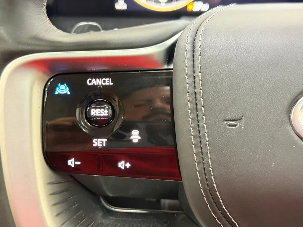 Used 2025 INFINITI QX80 Sensory image 47