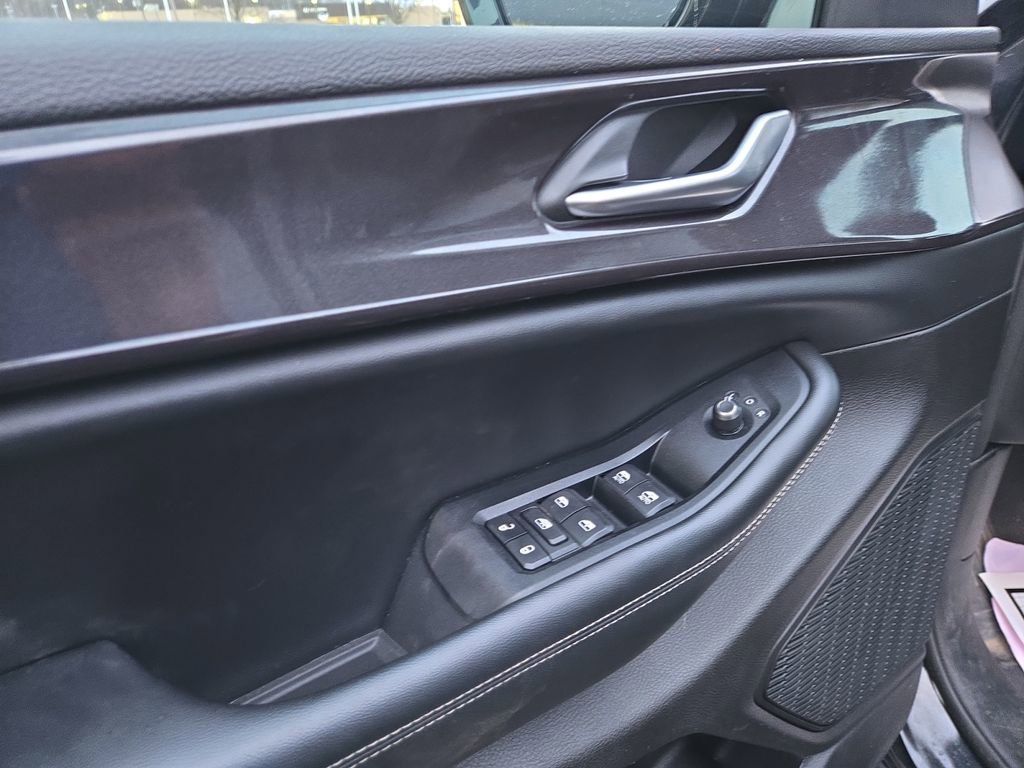 Used 2023 Jeep Grand Cherokee Altitude image 16