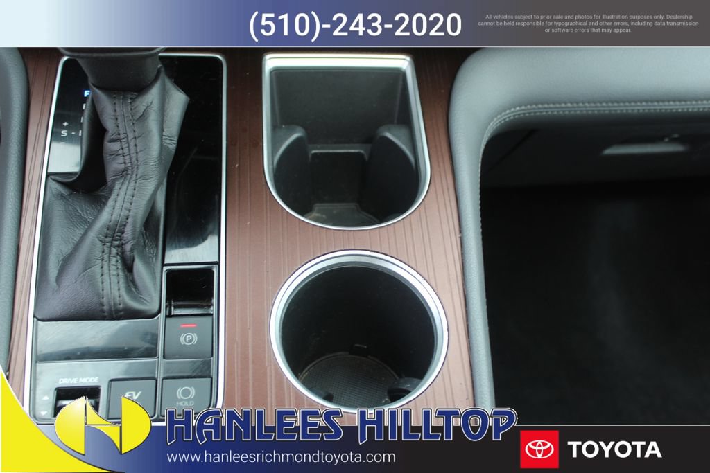 Used 2021 Toyota Sienna LE w/ LE Plus Package FWD image 22