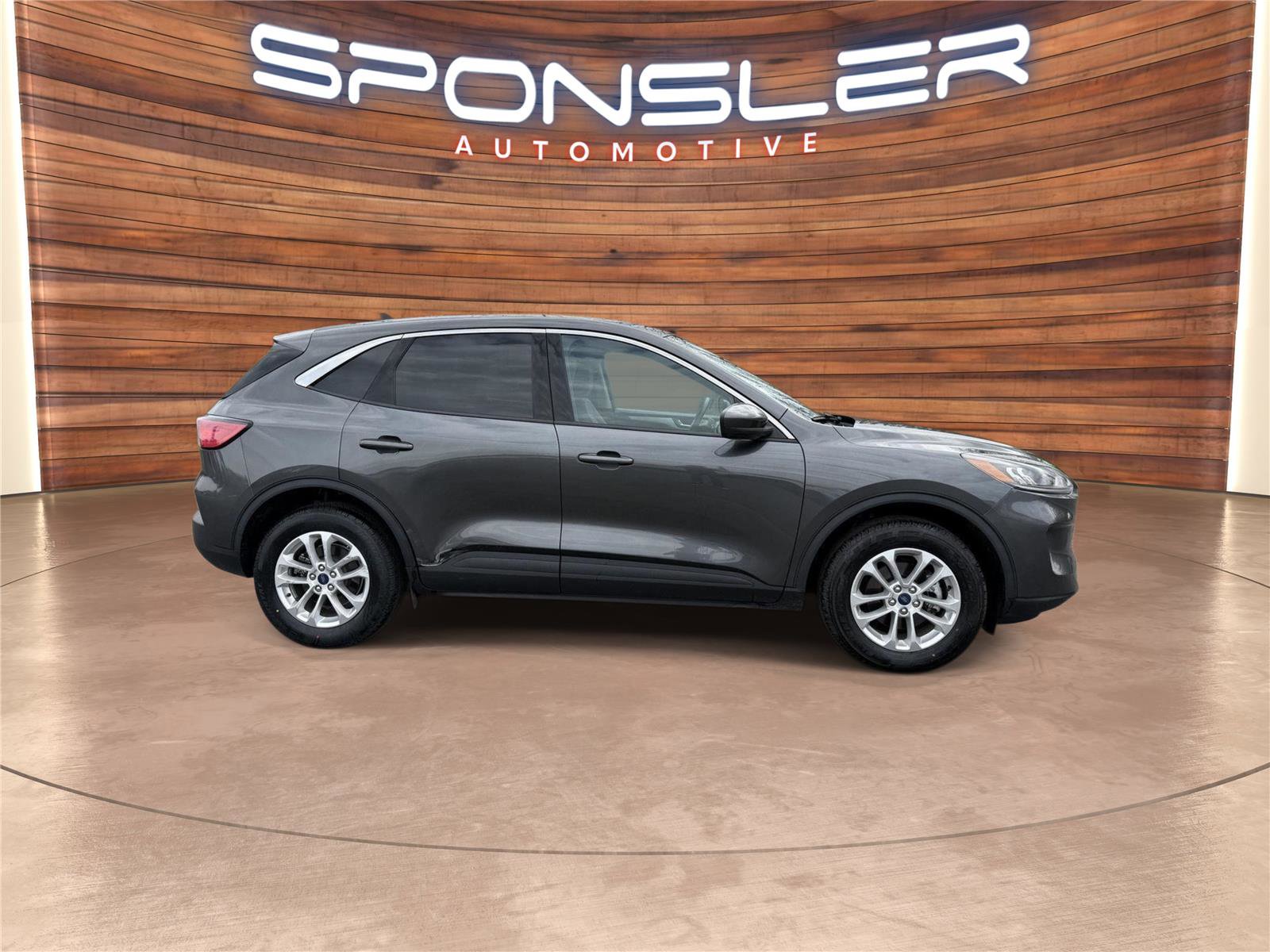 Used 2020 Ford Escape SE image 8