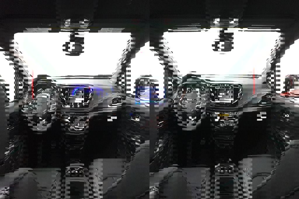 New 2026 Chrysler Pacifica Select image 7