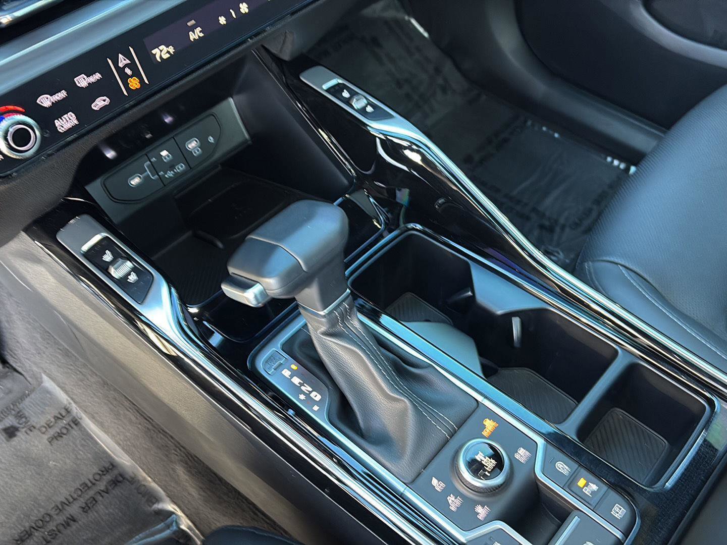 Used 2025 Kia Sorento SX Prestige image 16