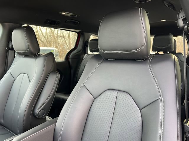 New 2026 Chrysler Pacifica Select image 11