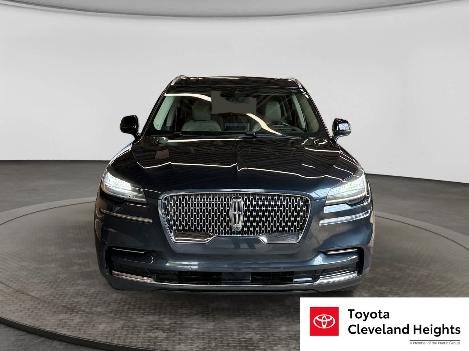 Used 2022 Lincoln Aviator Reserve w/ Equipment Group 201A AWD/4WD image 2