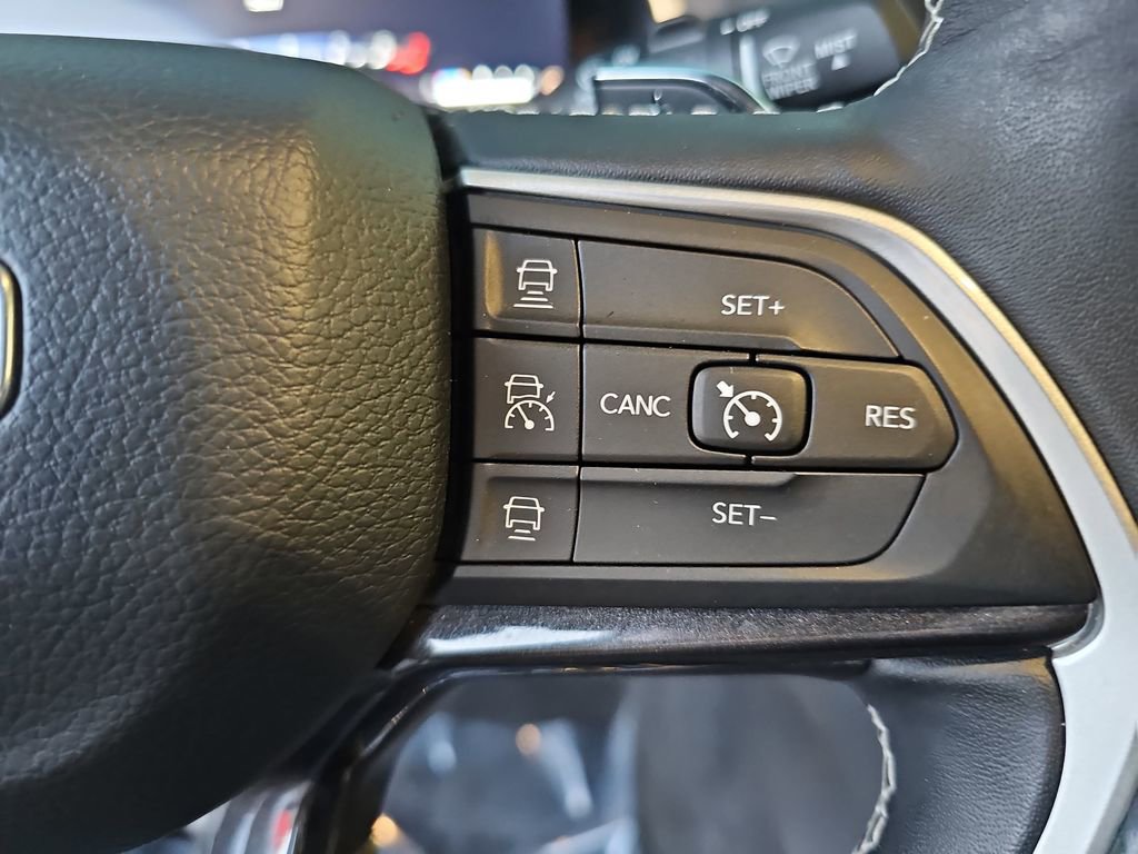 Certified 2022 Jeep Grand Cherokee Altitude image 18