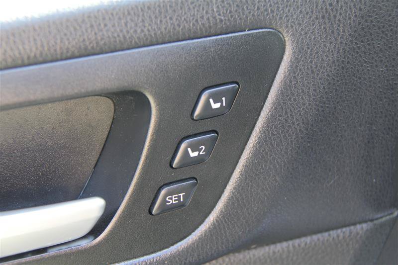 Used 2014 Toyota Highlander Limited FWD image 18