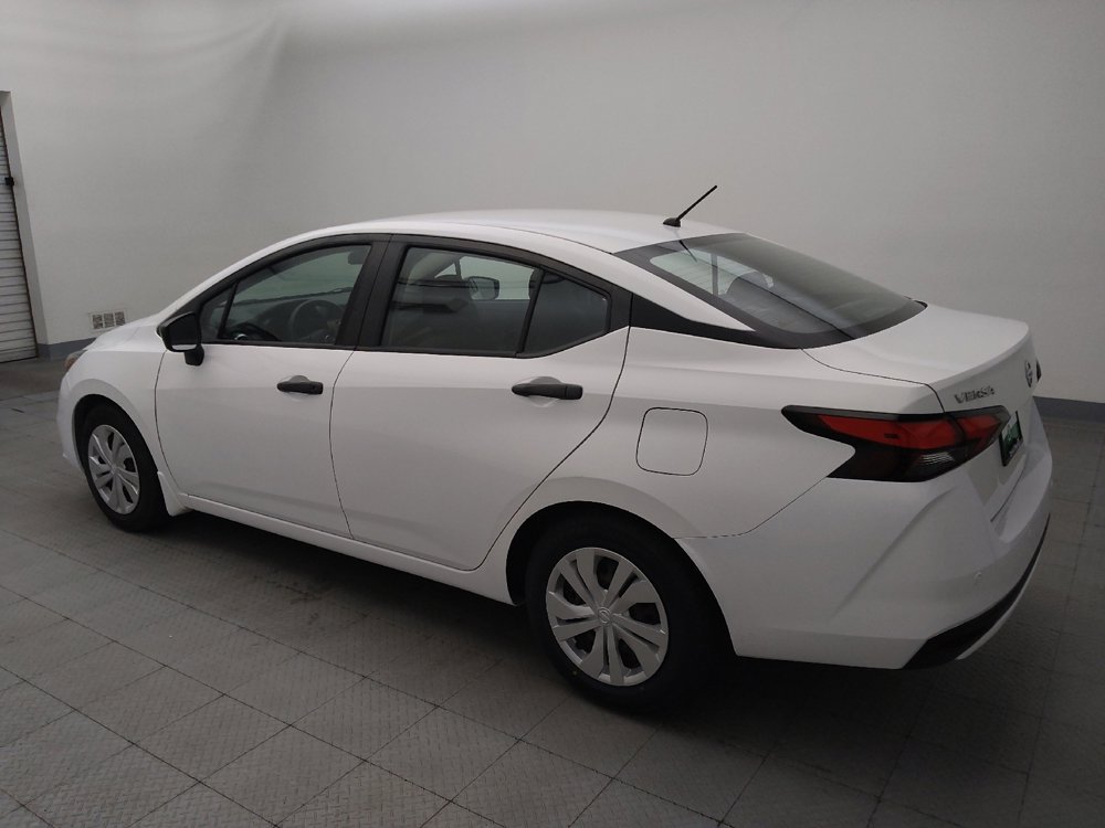 Used 2021 Nissan Versa S image 3