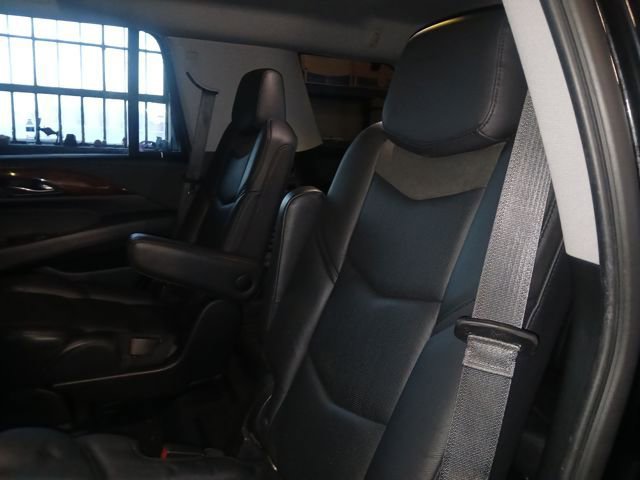 Used 2019 Cadillac Escalade Luxury image 43