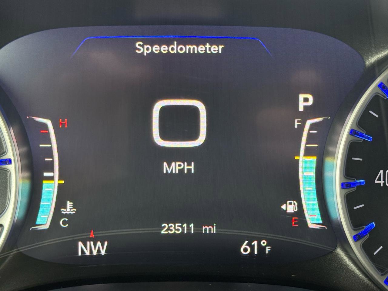 Used 2025 Chrysler Pacifica Select image 17