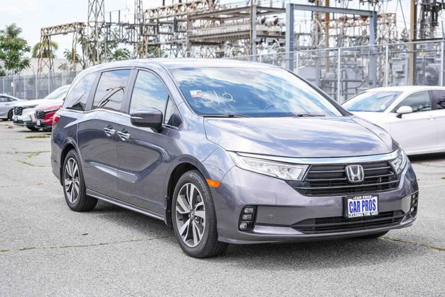 Certified 2024 Honda Odyssey Touring image 2