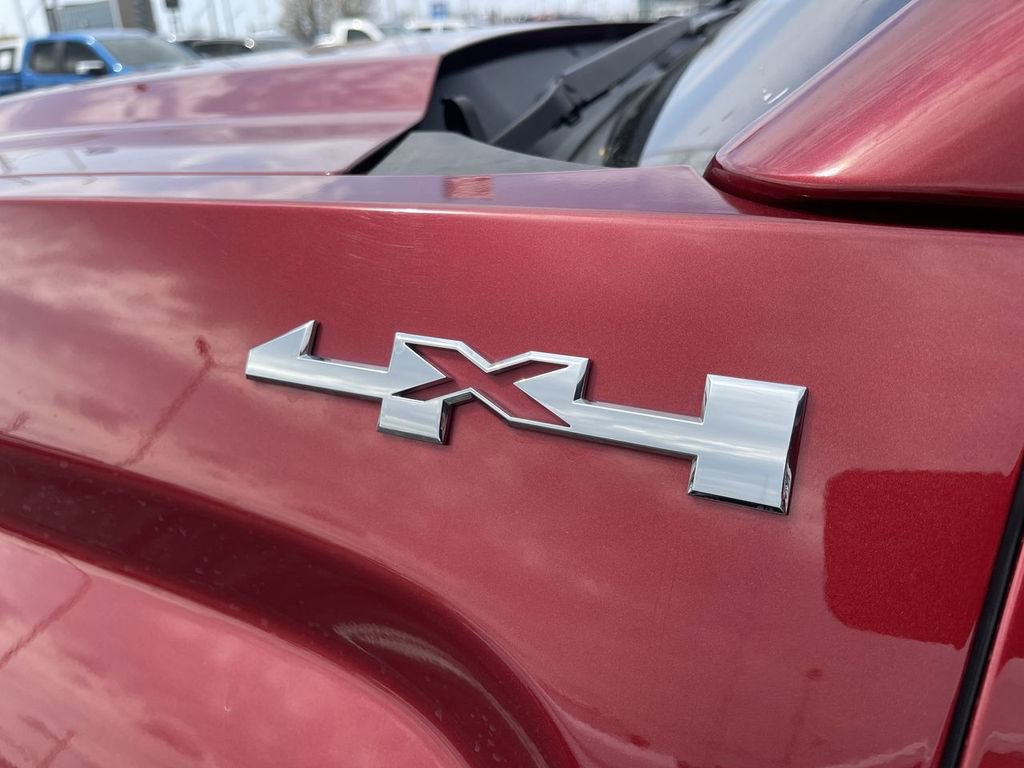 Used 2018 GMC Sierra 1500 SLT AWD/4WD image 3