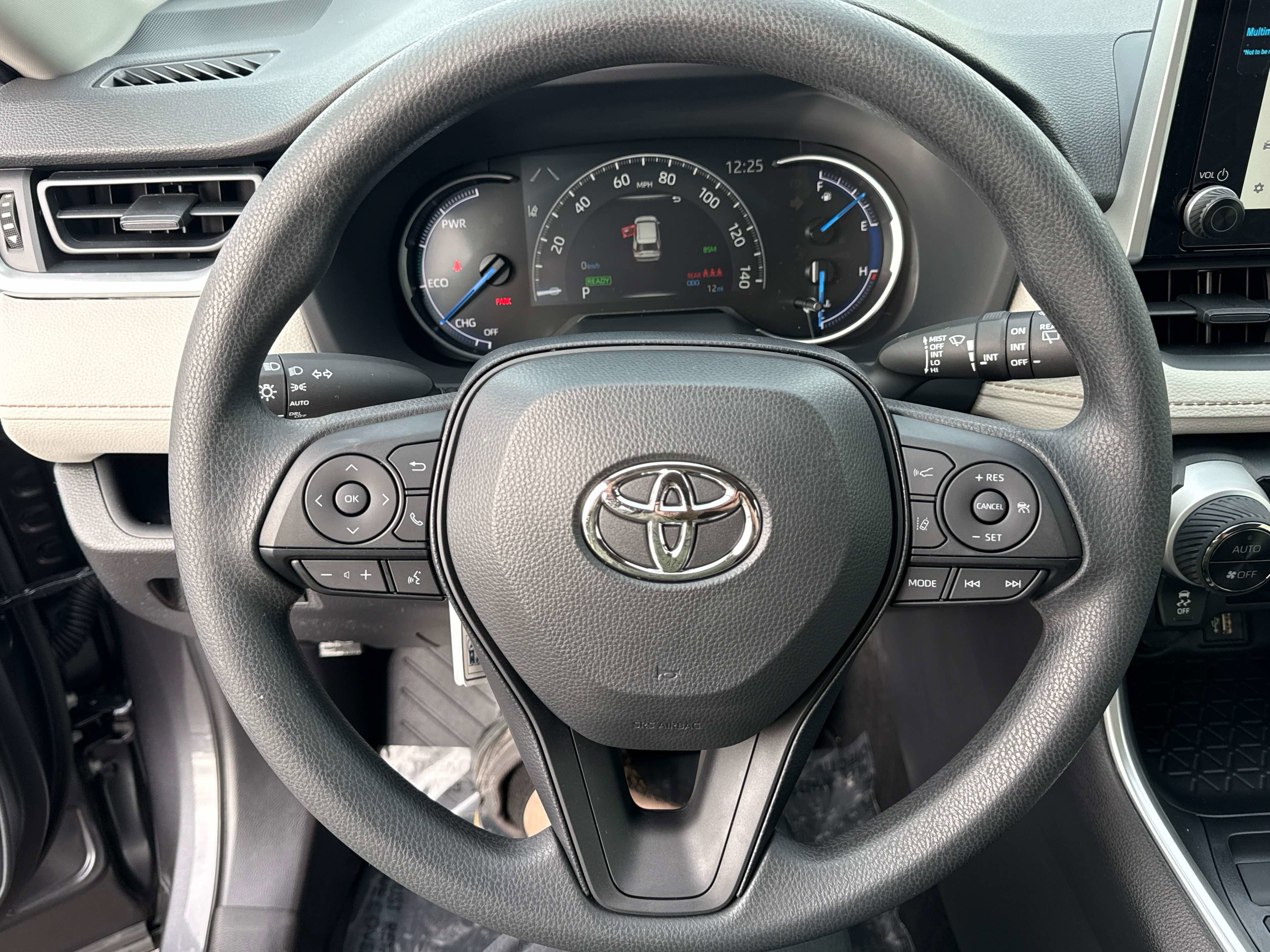 Used 2025 Toyota RAV4 XLE image 26