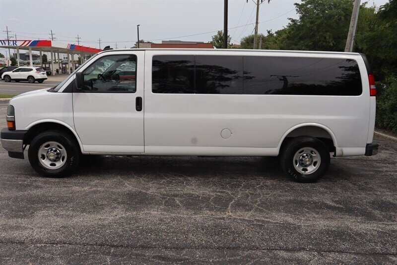 Used 2025 Chevrolet Express 3500 LT w/ LT Preferred Equipment Group RWD image 4