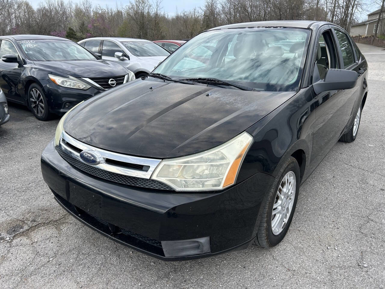 Used 2009 Ford Focus SE FWD image 2