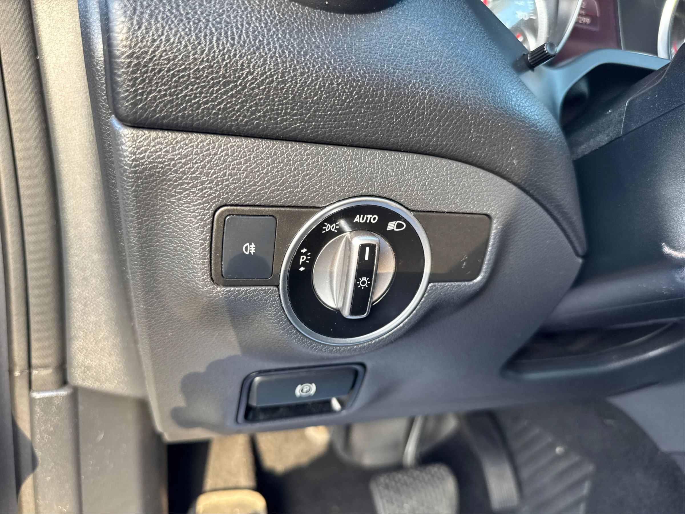 Used 2018 Mercedes-Benz CLA 250 4MATIC image 21