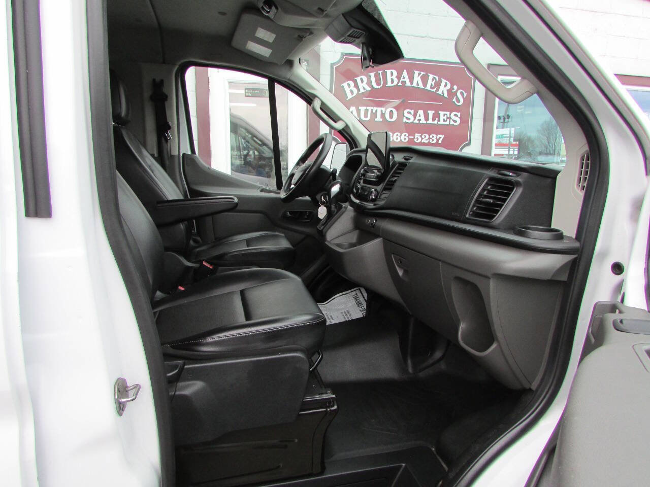 Used 2020 Ford Transit 150 XL image 6