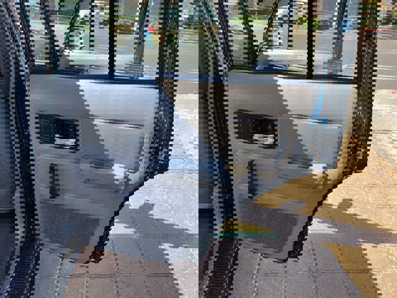 Used 1996 Jeep Cherokee 4WD 4-Door image 38