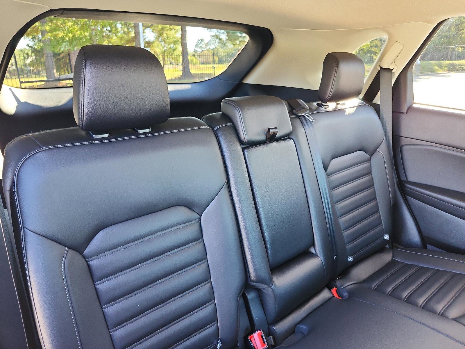 Used 2024 Ford Edge SEL image 8