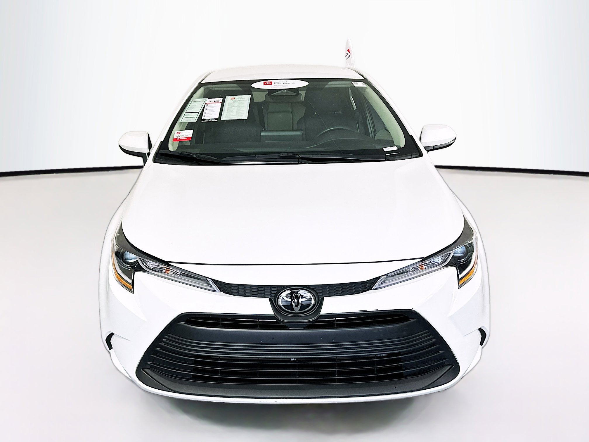 Used 2025 Toyota Corolla LE FWD image 8