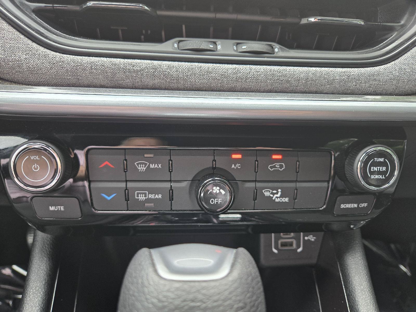 Used 2025 Jeep Compass Sport AWD/4WD image 38