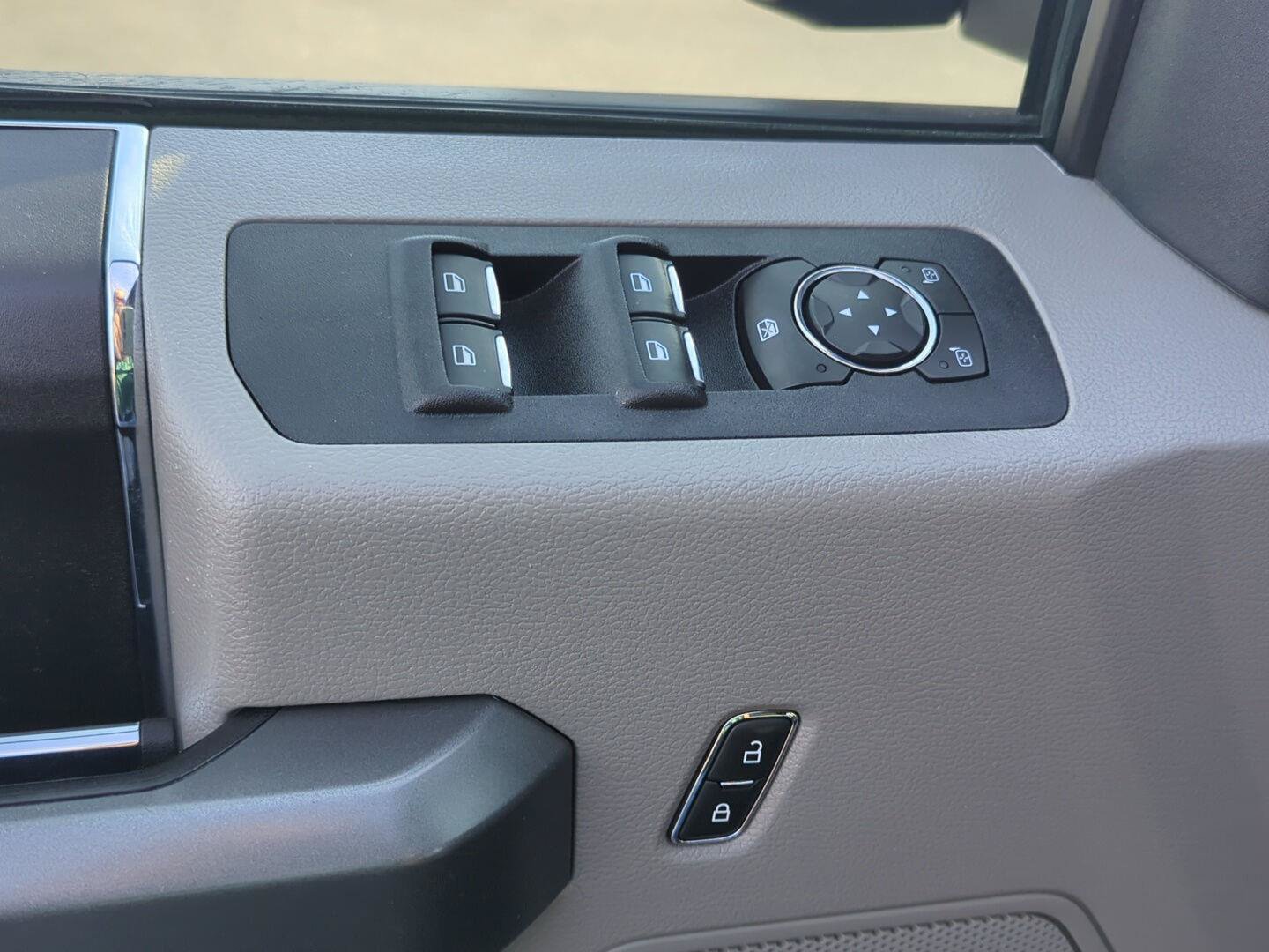 Used 2018 Ford F150 XLT AWD/4WD image 13