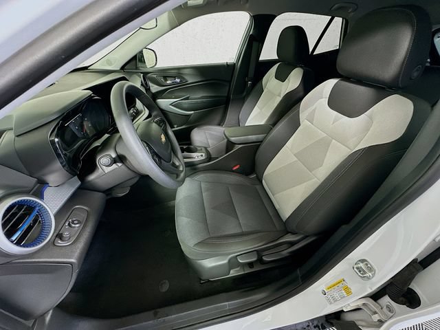 Used 2025 Chevrolet Trax LS FWD image 12