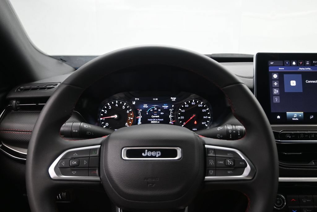 Used 2025 Jeep Compass Trailhawk AWD/4WD image 13
