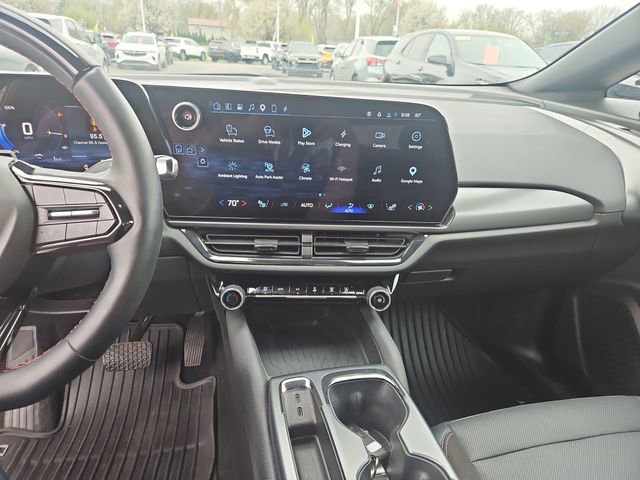 Used 2024 Chevrolet Equinox EV RS FWD image 17