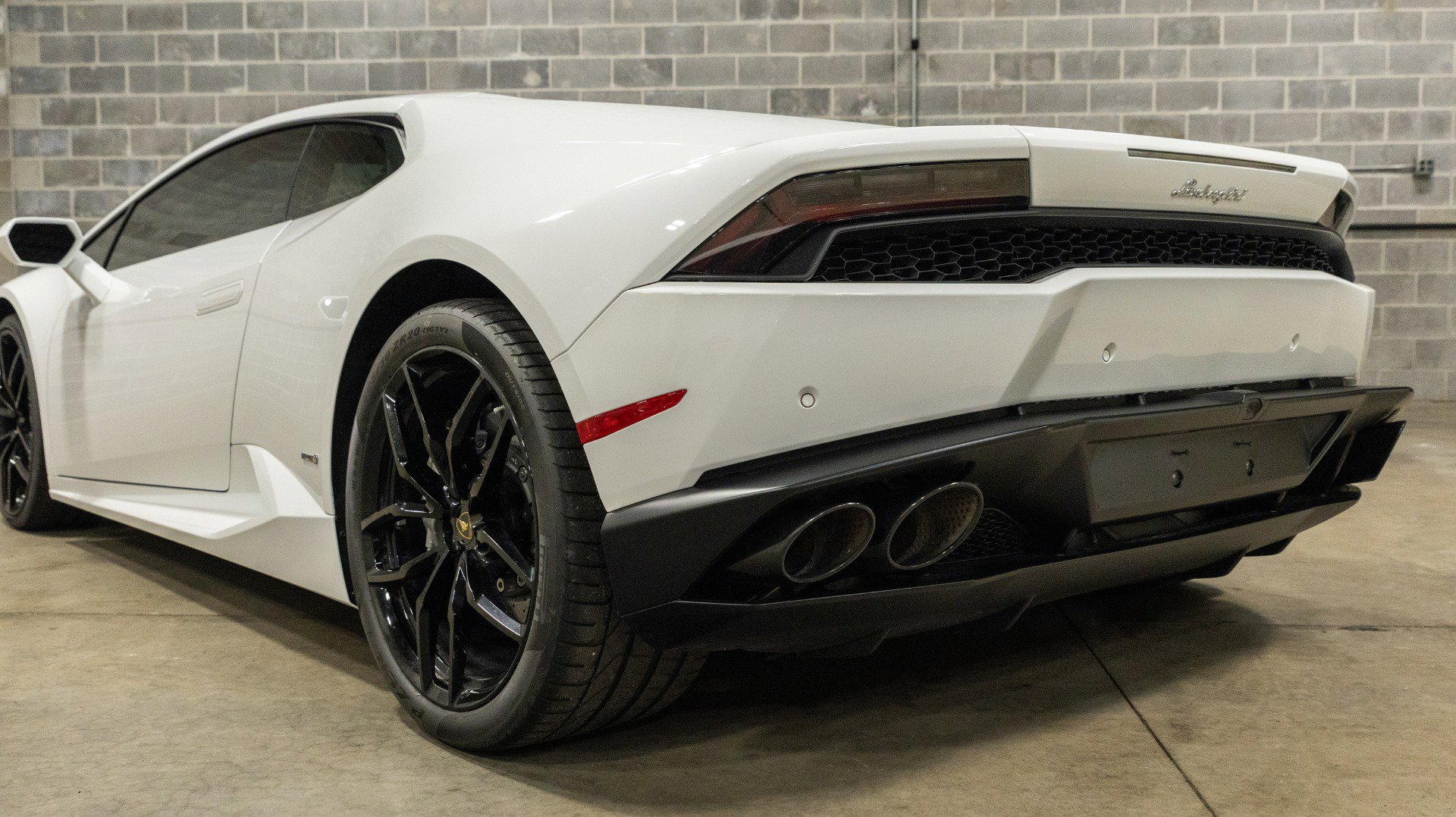 Used 2016 Lamborghini Huracan LP 610-4 image 22