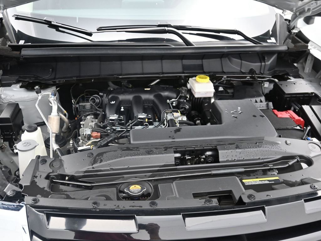 Used 2024 Nissan Pathfinder SV image 15